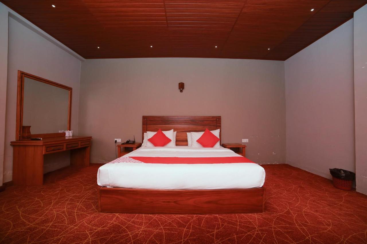 Oyo 278 Hotel Rivelka Kundasale Екстер'єр фото