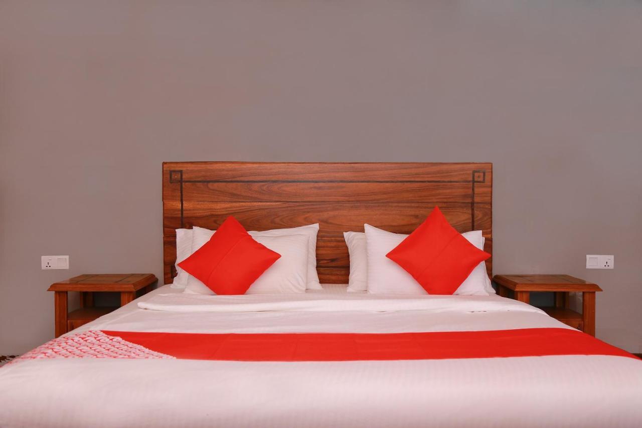 Oyo 278 Hotel Rivelka Kundasale Екстер'єр фото