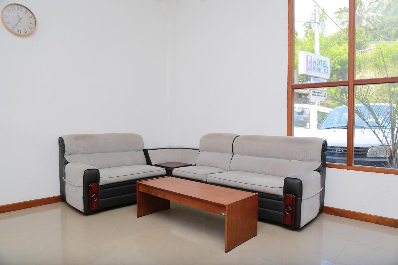 Oyo 278 Hotel Rivelka Kundasale Екстер'єр фото