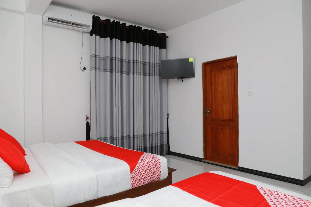 Oyo 278 Hotel Rivelka Kundasale Екстер'єр фото