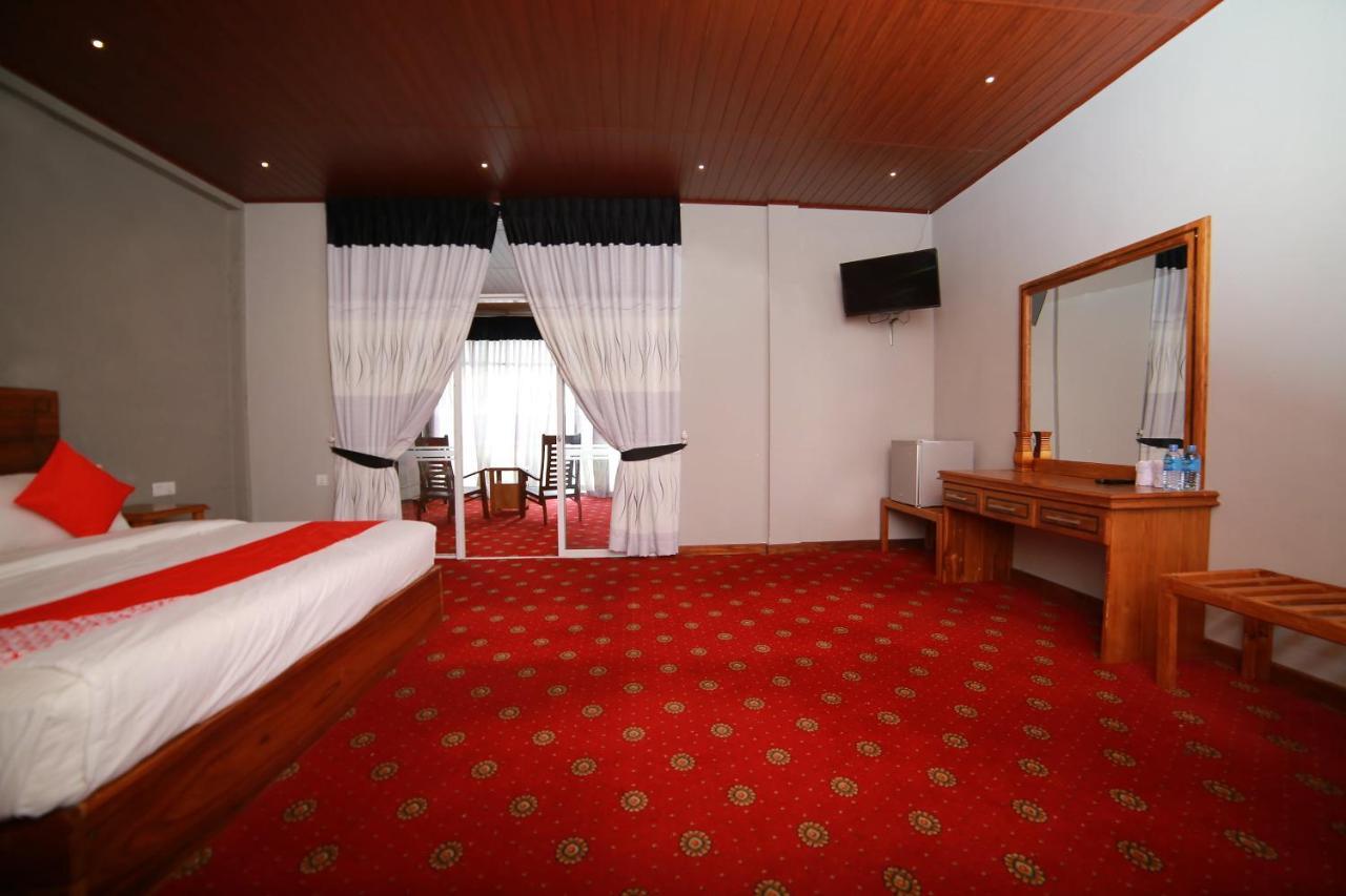 Oyo 278 Hotel Rivelka Kundasale Екстер'єр фото